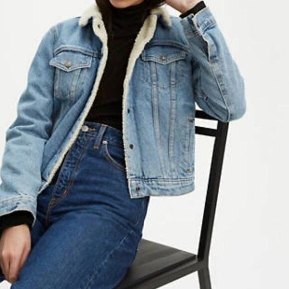 Levi's NWT SzL Slim Fit Divided Blue Original Sherpa Trucker Denim Jean Jacket - Picture 13 of 13